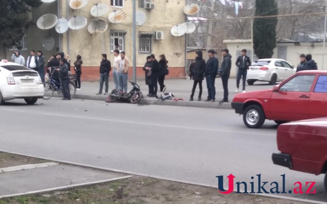 Mingəçevirdə avtomobil motosikletlə toqquşdu, yaralanan var