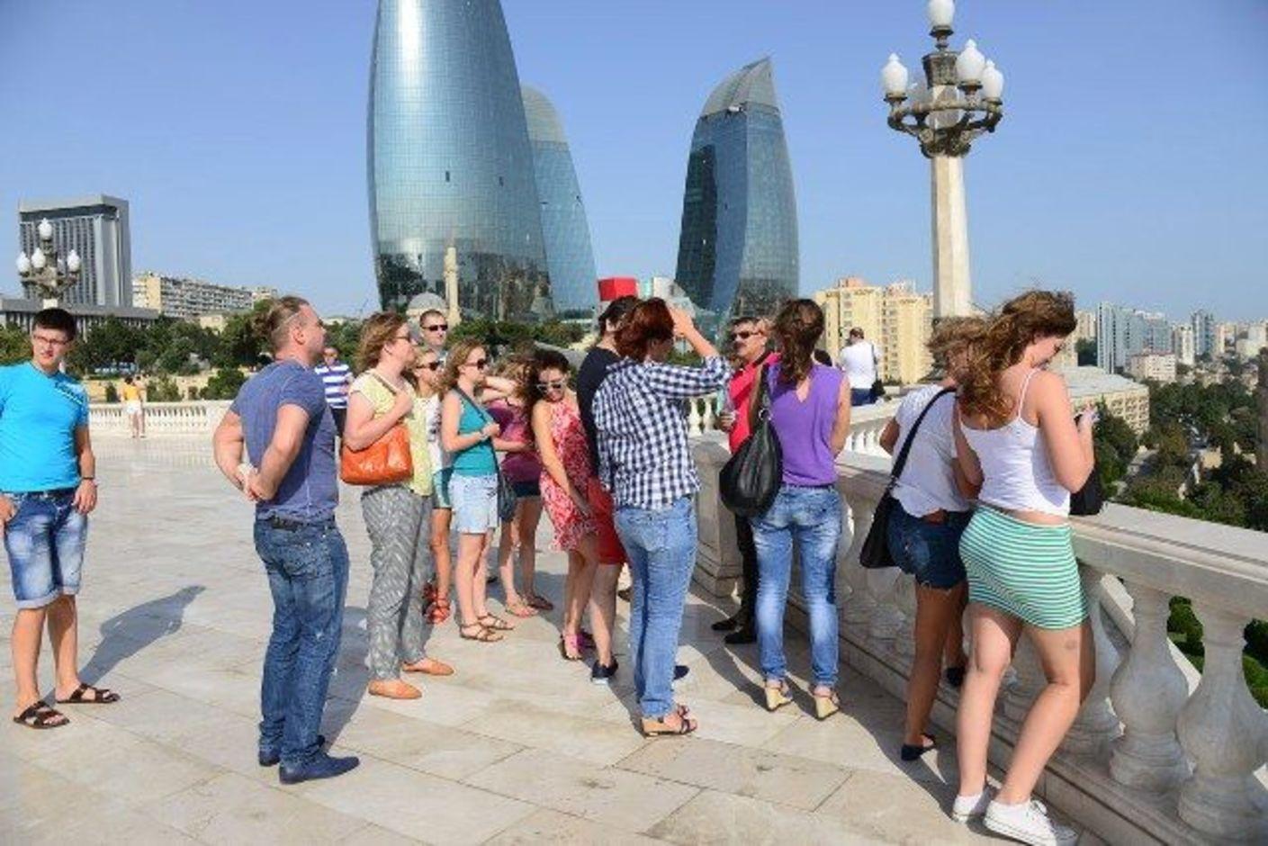 ZƏNGİN ÖLKƏNİN TURİST DƏRDİ... – Azərbaycan əcənəbilər üçün niyə cazibədar ola bilmir?