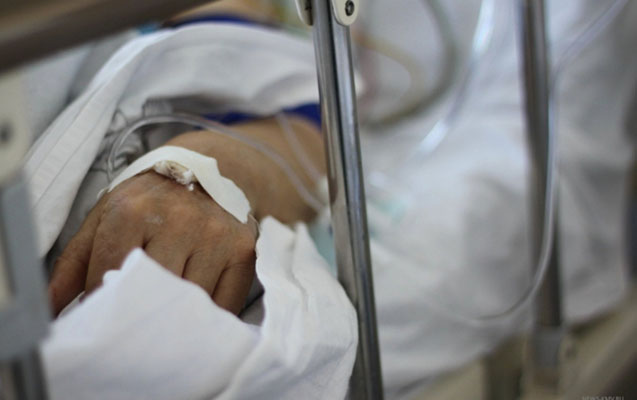 38 yaşlı kişi bıçaqla özünə xəsarət yetirdi