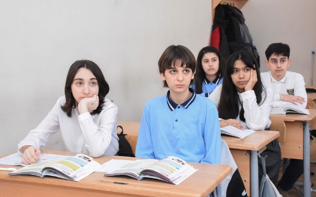 Şagirdlərin elektron yerdəyişməsinə başlanılır