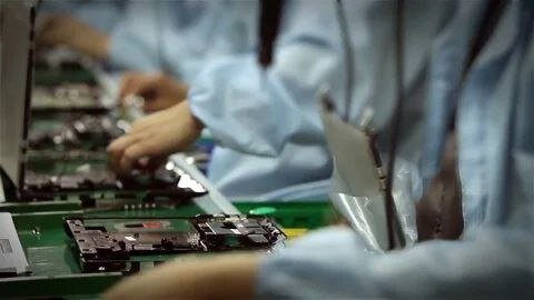 Azərbaycanda sirli kompüter istehsalı: Müəmmalı fərqin səbəbi bəlli oldu