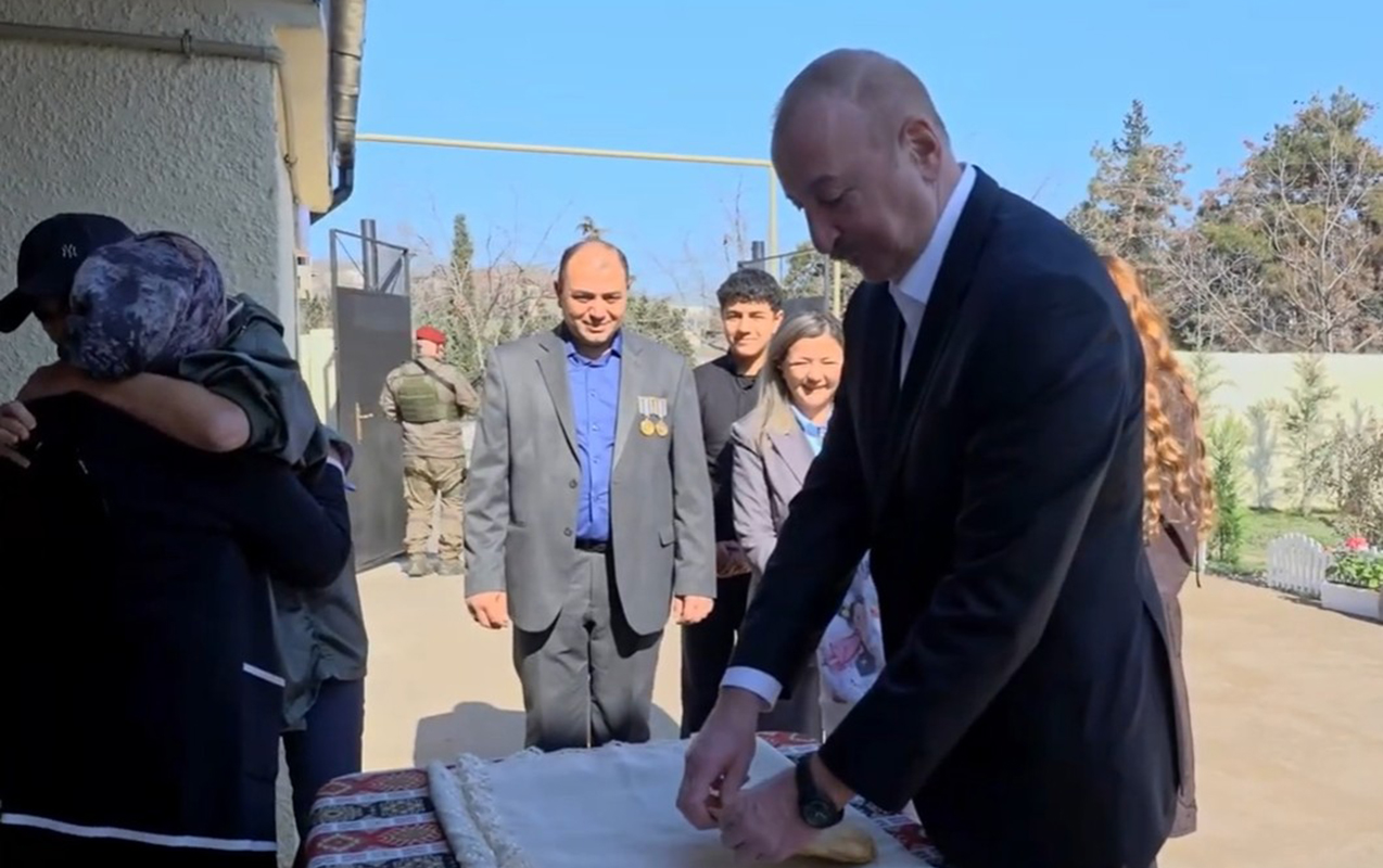 “Dadına baxın, təndir çörəyidir” - İlham Əliyev