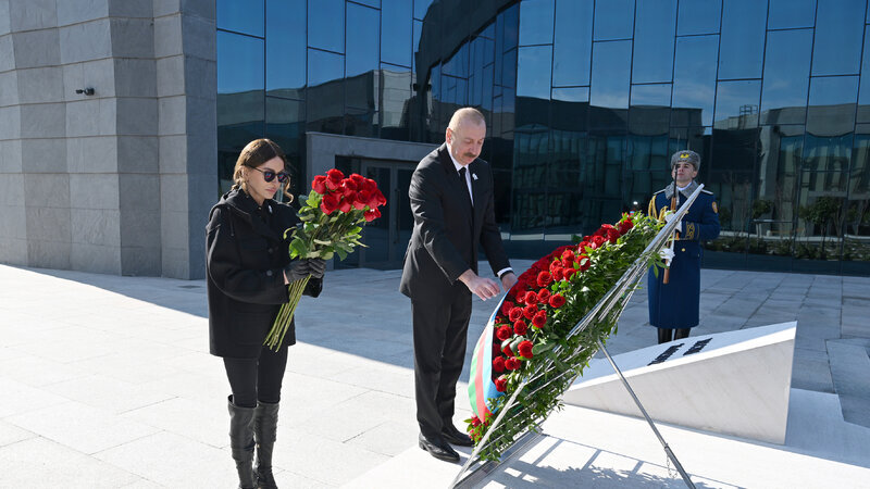 İlham Əliyev və xanımı Xocalı Soyqırımı Memorialının açılışında... - Foto/Yeniləndi