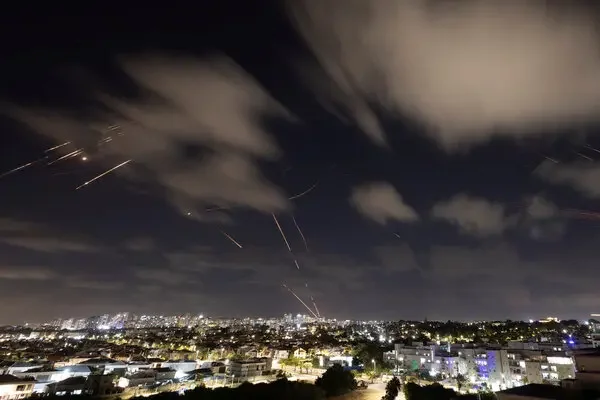 İordaniya üzərində dörd İran raketi vuruldu