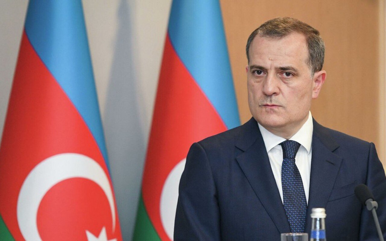 Bayramov fransalı həmkarı ilə regional və beynəlxalq təhlükəsizliyi müzakirə etdi
