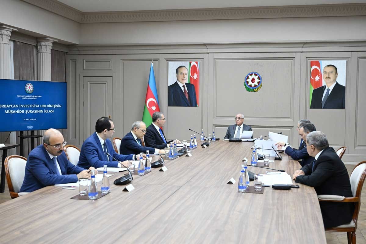 Baş nazir hökumət üzvlərini TOPLADI