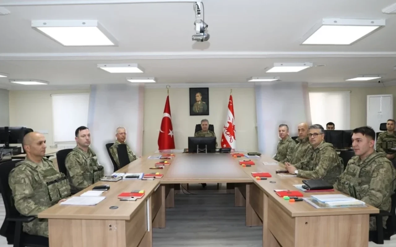 Türkiyənin ordu generalı İranla sərhədə getdi