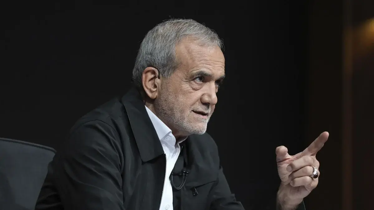 Pezeşkian İran hökumətinin qarşısında duran iki əsas vəzifəni açıqlayıb