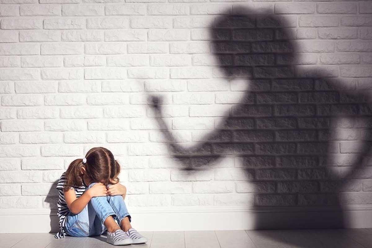 Uşağa qarşı fiziki zorakılıq edən valideyn və müəllim 200 manatadək cərimələnəcək
