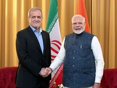 Modi Pezeşkianla danışdı