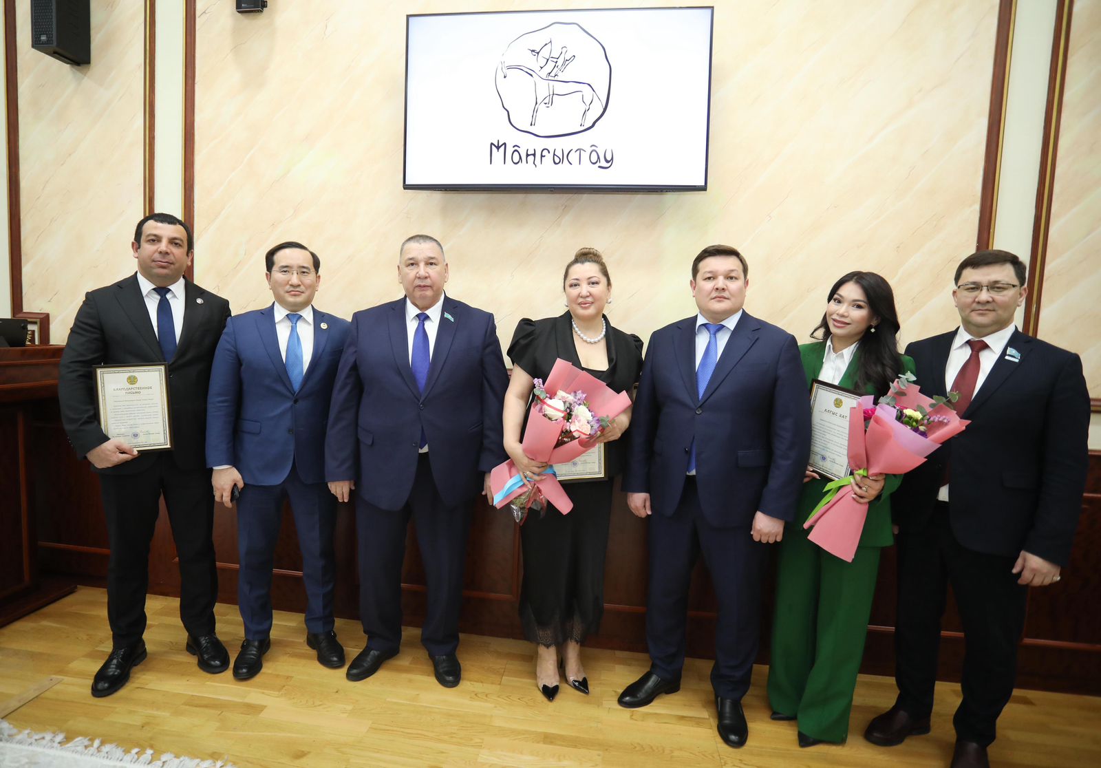 Qazaxıstan prezidenti azərbaycanlı ictimai fəala təşəkkür etdi