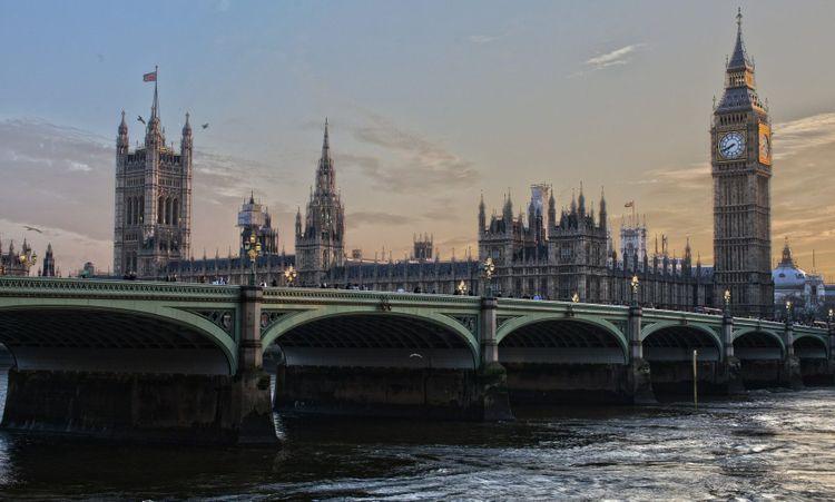 “Hansı təzyiq olur-olsun, Britaniya müharibəyə qoşulmayacaq” – Londondan Trampa cavab gecikmədi