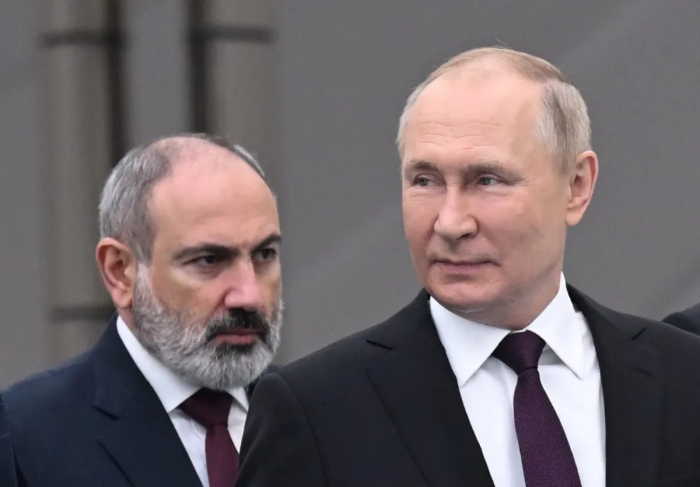 Putin: Ermənistan eyni vaxtda Aİ və Aİİ gömrük ittifaqında ola bilməyəcək