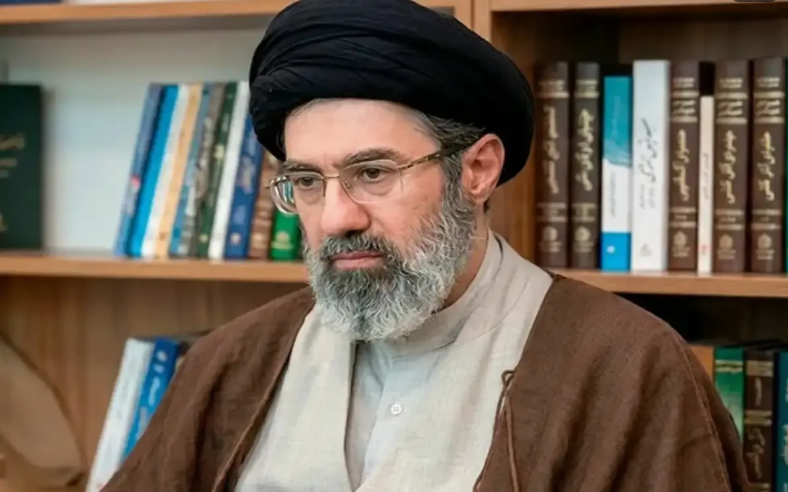 Xamenei: "Ölkənin siyasəti dəyişməzdir"