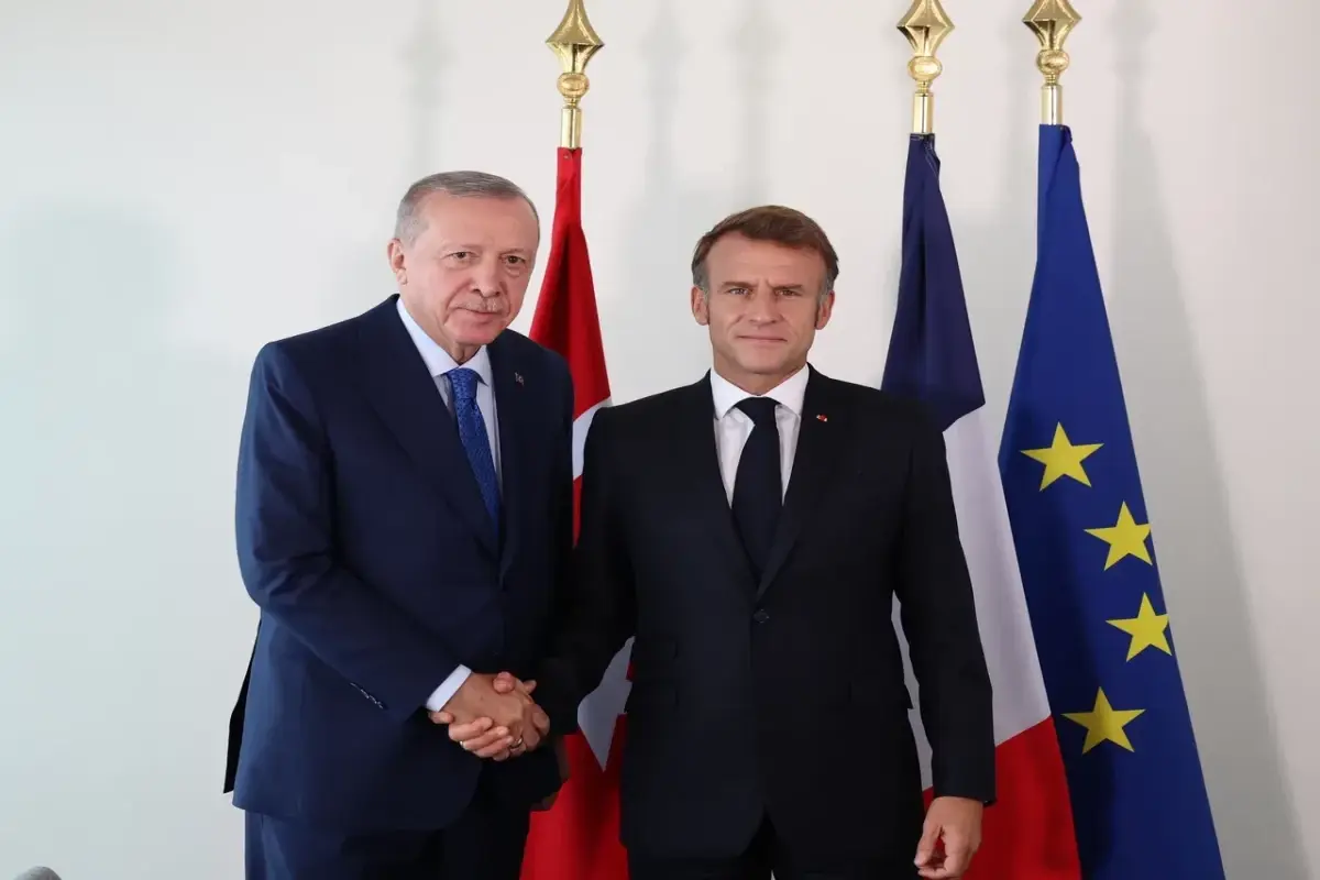 Ərdoğan Makronla regional məsələləri müzakirə edib