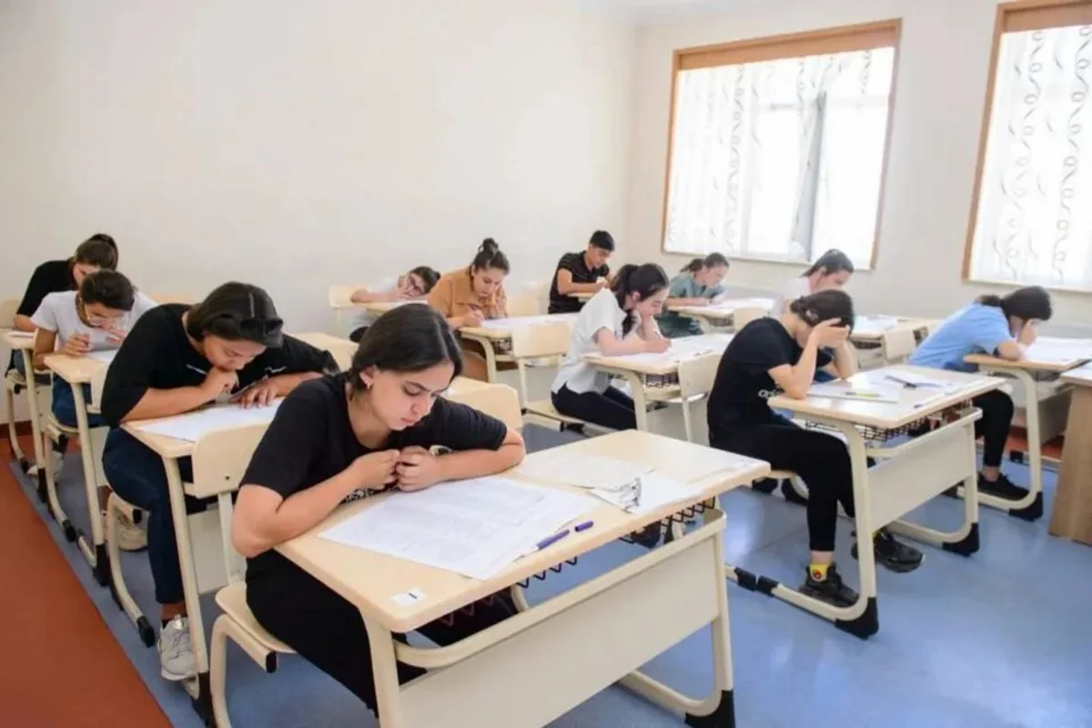 Bu gün 52 mindən çox şagird buraxılış imtahanı verəcək