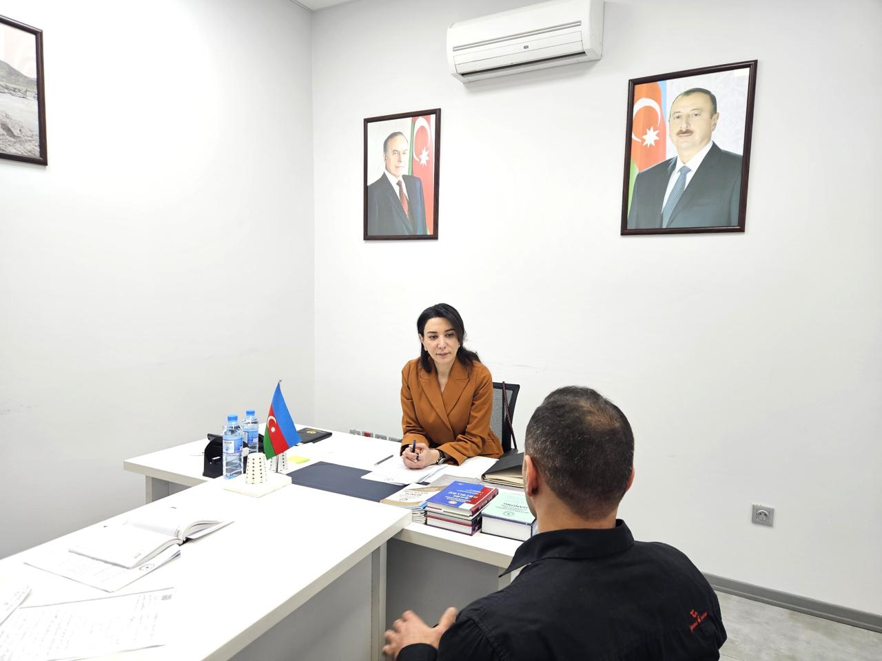 Ombudsman Səbinə Əliyeva vətəndaşları qəbul edib