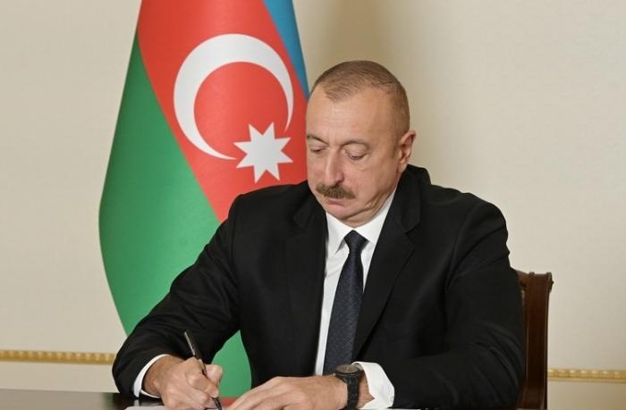 Prezident onu "Şöhrət" ordeni ilə TƏLTİF ETDİ - FOTO