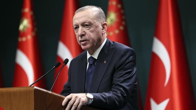 Ərdoğan sosial şəbəkələri “kanalizasiya” adlandırdı