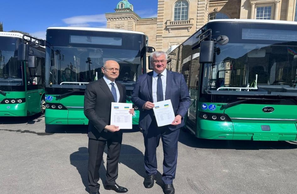 Azərbaycan Ukraynaya humanitar yardım olaraq 5 sərnişin avtobusu verib