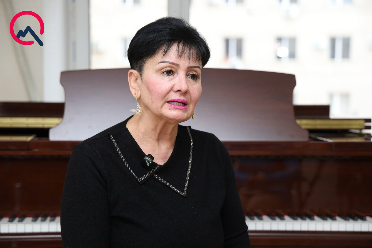 “Səhnədə oynadığım zaman ətəyim düşdü, yaxşı ki, altında qəşəng “finka”m var idi” - Videomüsahibə