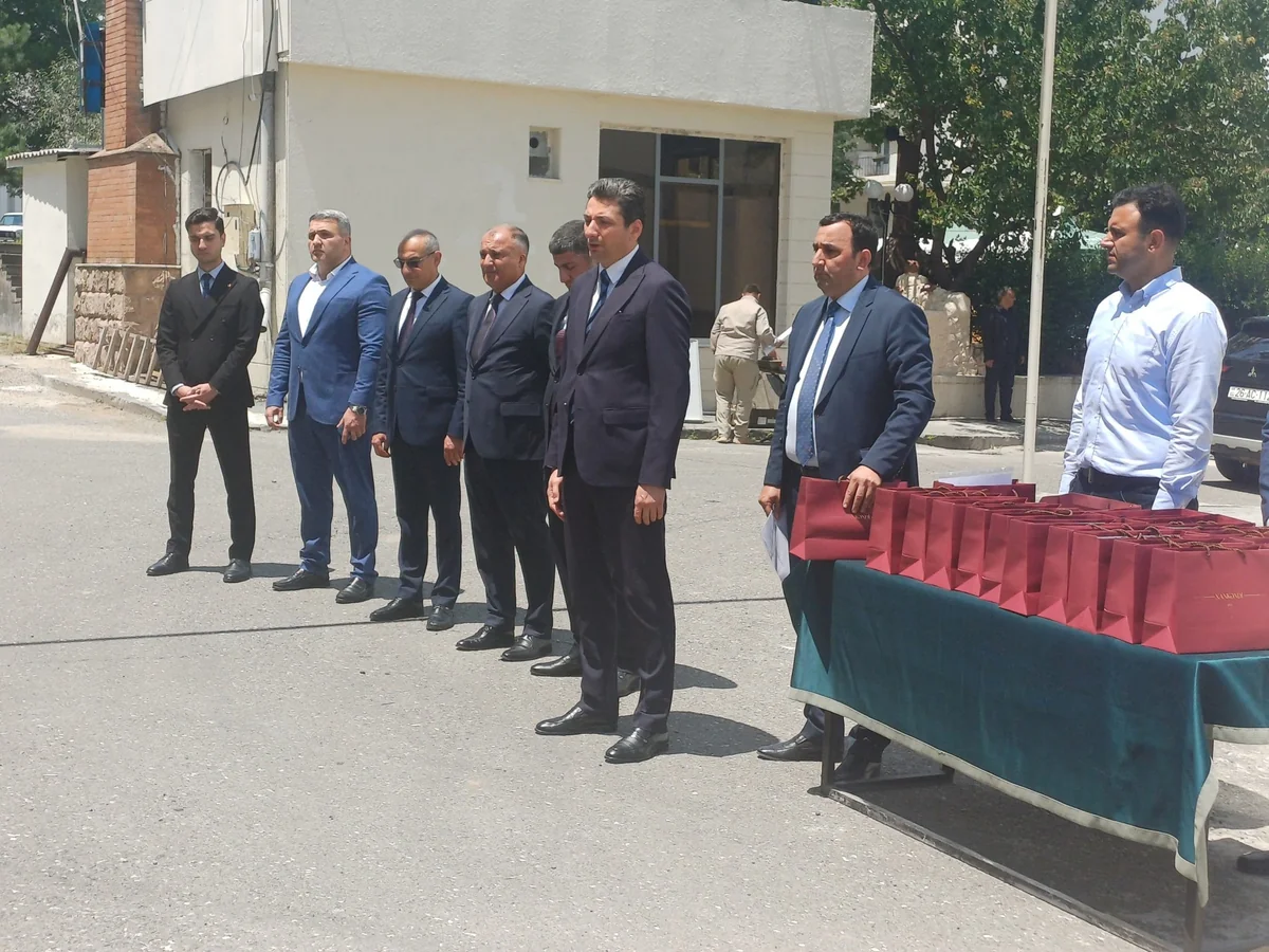 Köç karvanı Xankəndi şəhərinə çatıb, açarlar təqdim edilib