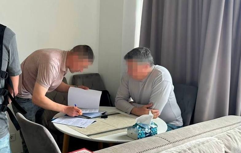 Keçmiş mədəniyyət naziri qaçqın fırıldağında ittiham olunur