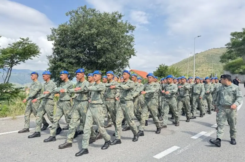 Silahlı Qüvvələr günü Laçında hərbçilər yürüş ediblər