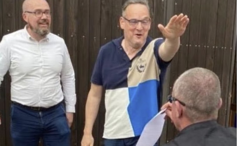 Alman deputat nasist salamı qalmaqalı ilə üz-üzə 