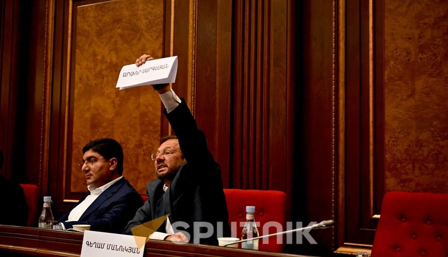 Ermənistan parlamentində Bakı qeybəti