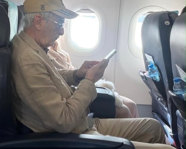 Polad Bülbüloğlu Bodruma uçdu – tətilə ailəsi və iti ilə yollandı- FOTO
