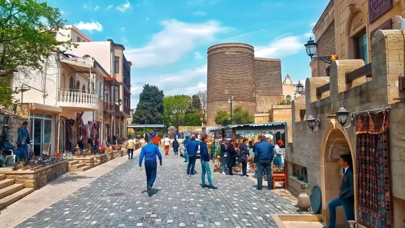 50 yaşdan yuxarı şəxslərin NƏZƏRİNƏ
