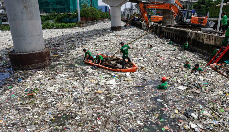 Filippində plastik fəlakət – musson yağışı zibil selinə səbəb olub