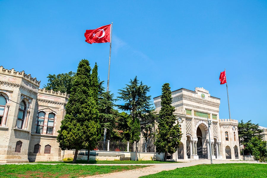 Türkiyədə müəllimlər bundan sonra ağ xalat geyinəcək 