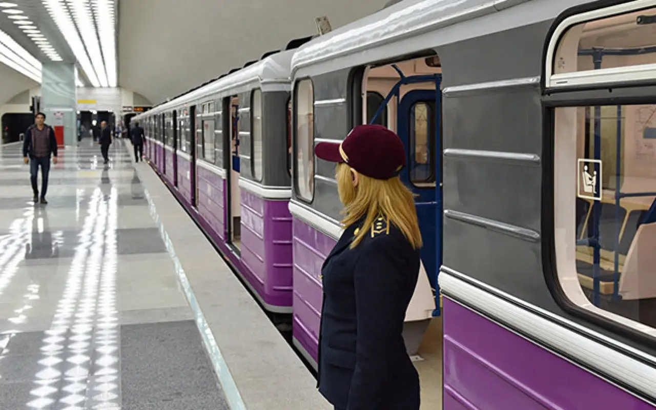 Metronun iş saatı dəyişdirilir
