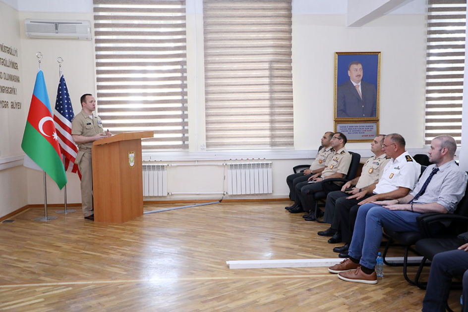 Azərbaycan hərbçiləri ingilis dilini öyrənir