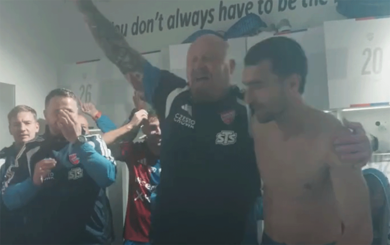 Mahir Emrelinin paltardəyişmə otağında çılğın qələbə sevinci - Video