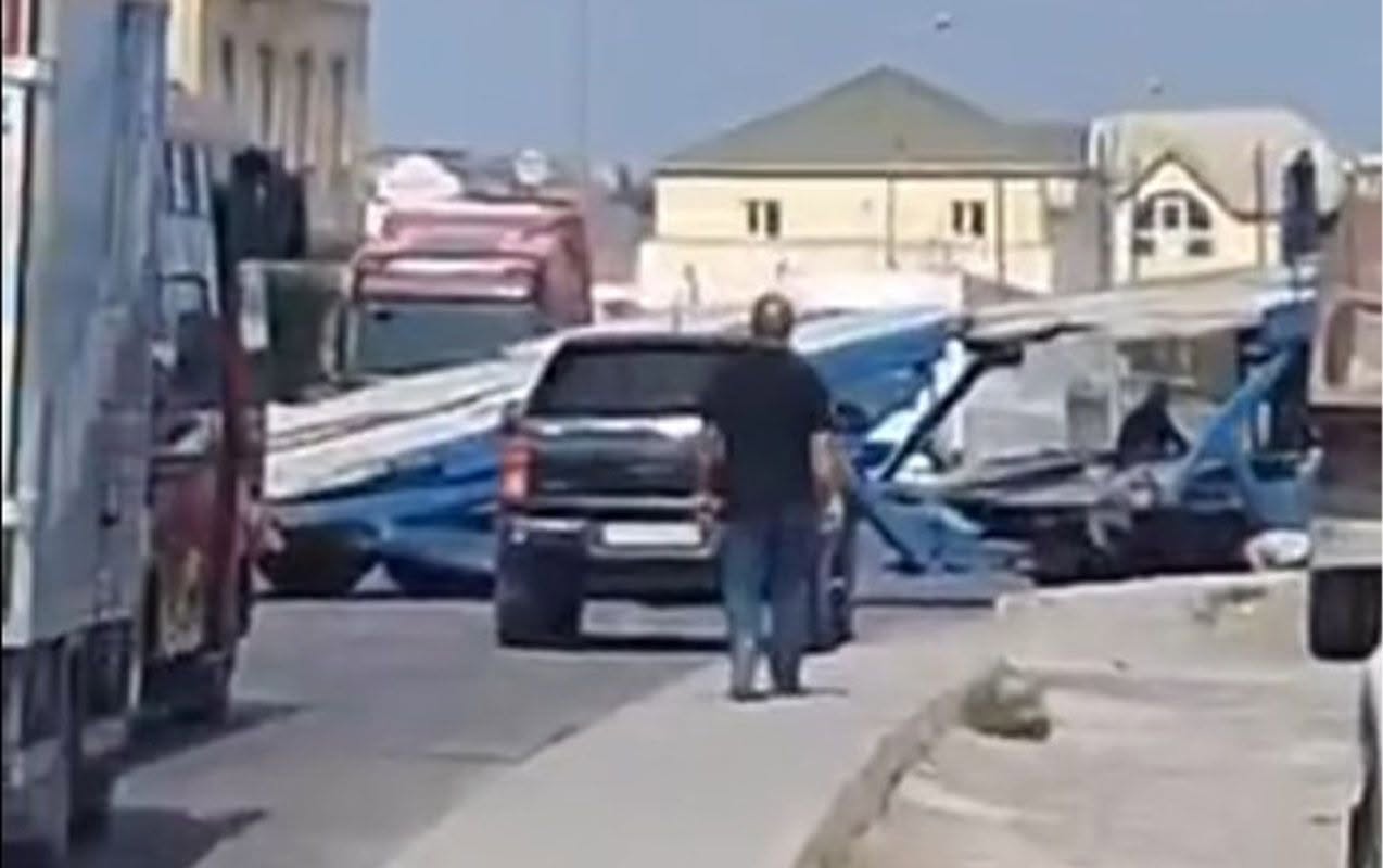 Xocasən yolunda nasaz olan TIR - Hərəkəti iflic etdi - Video