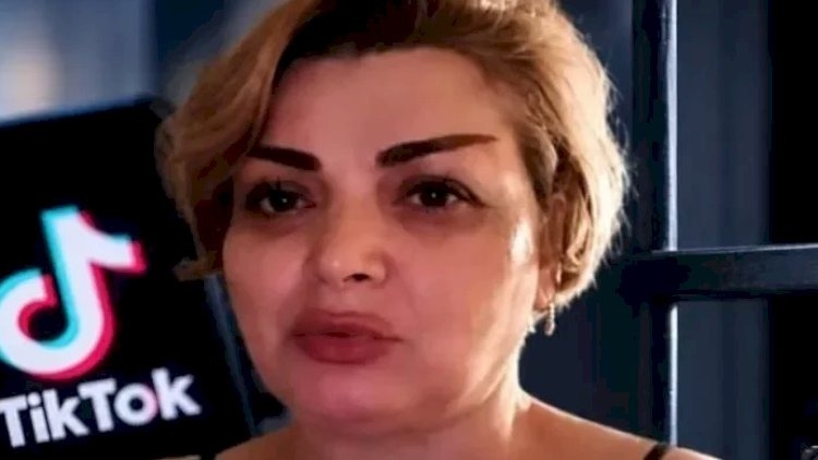 Tiktokda söyüş söyən 