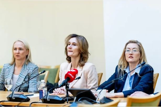 Litva asiyalı miqrantlara iş vizası verməyi dayandırıb