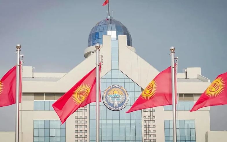Qırğızıstanda prezident seçkiləri - Japarov namizəd olacaq, Taşıyev yox