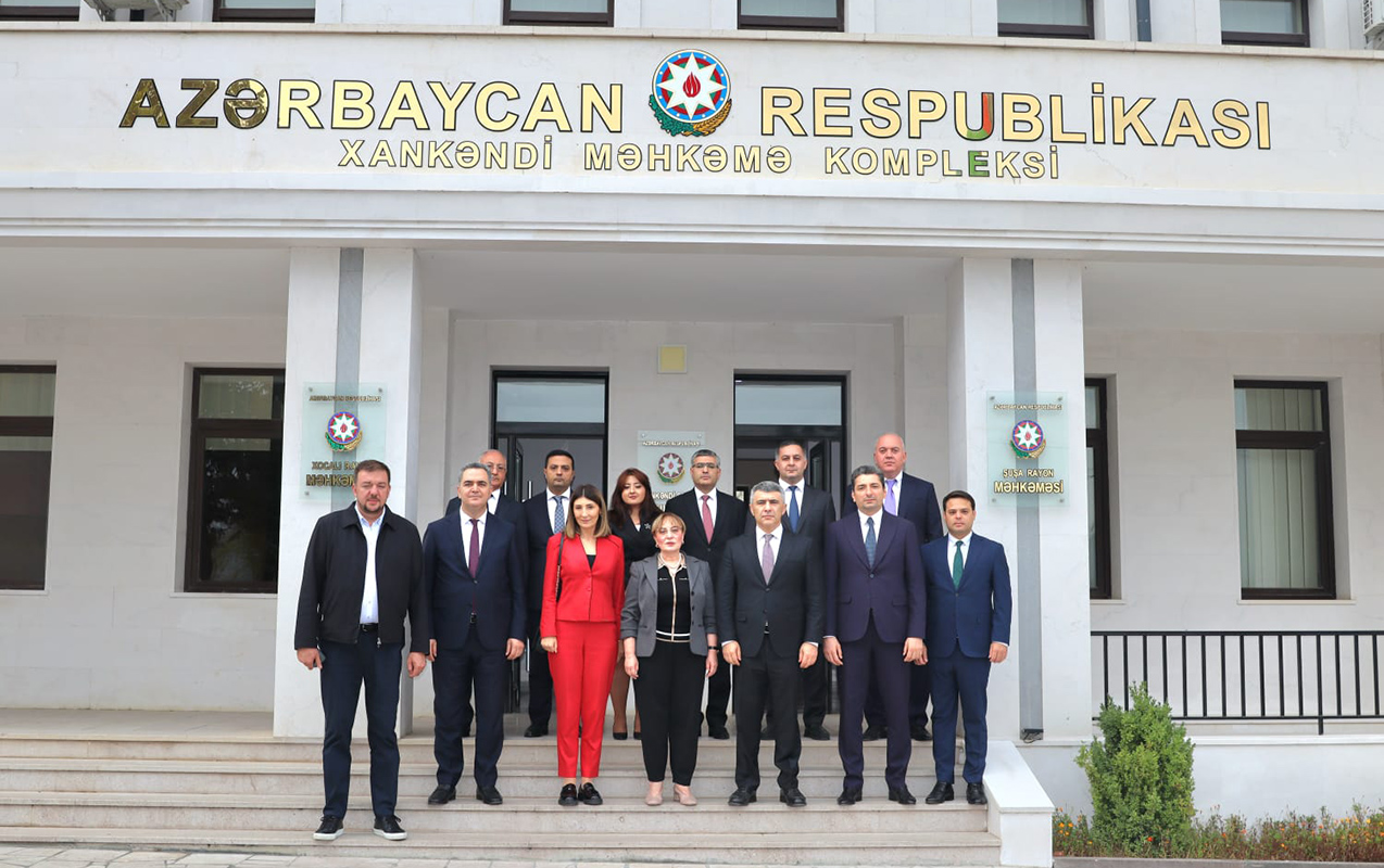 Gürcüstan Ali Məhkəməsinin sədri Xankəndi Məhkəmə Kompleksində - Foto