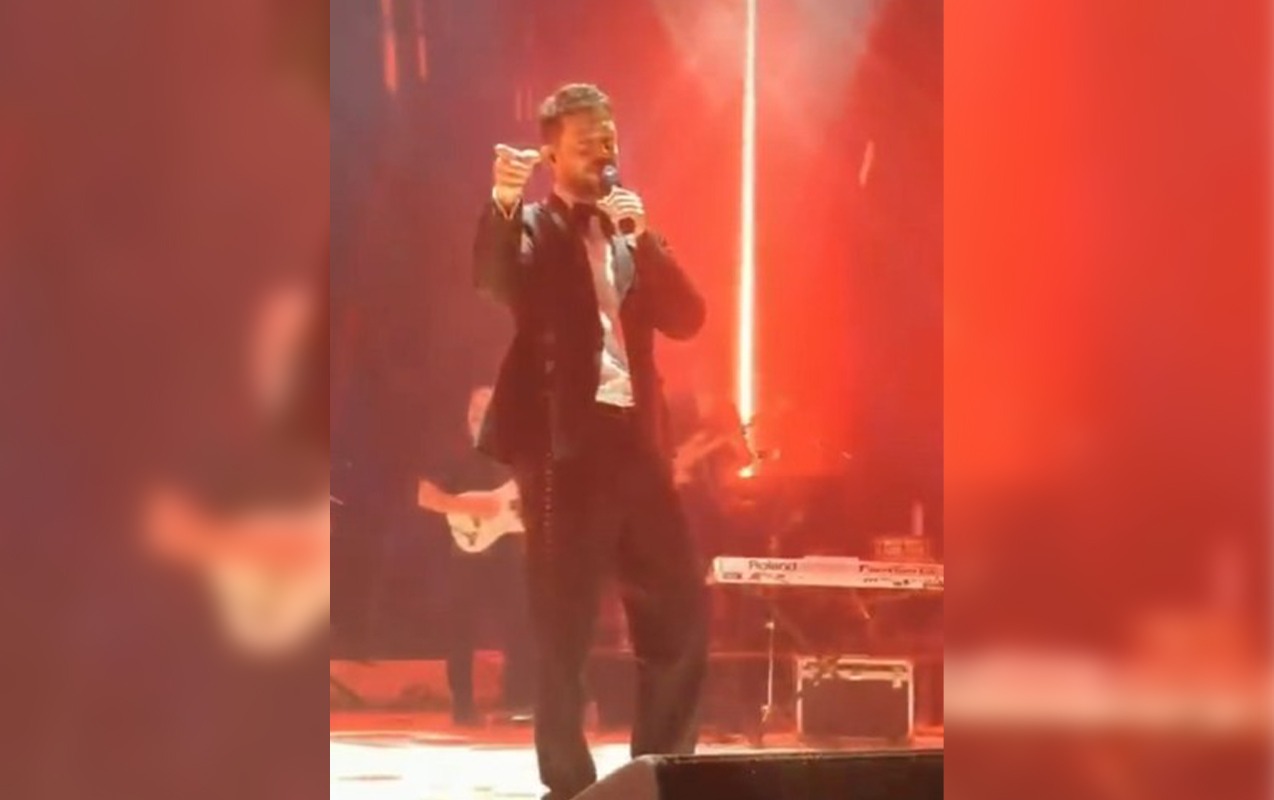 Bakıda dəbdəbəli toyda Murat Boz oxudu - Video