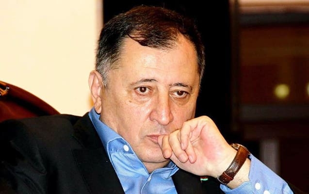 Baba Vəziroğlu: “Təhsil ocağı dini məbəd deyil!”