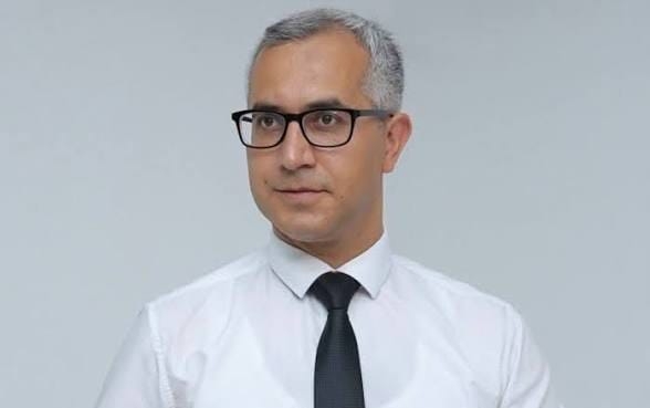 Kamran Əsədovun məhkəməsi yenidən təxirə salındı – Müdafiəçisi iclasa gəlmədi
