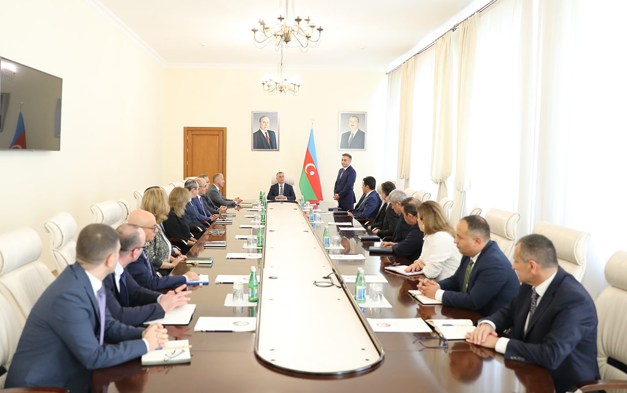 Anar Bayramovu kollektivə Teymur Musayev təqdim etdi - Fotolar