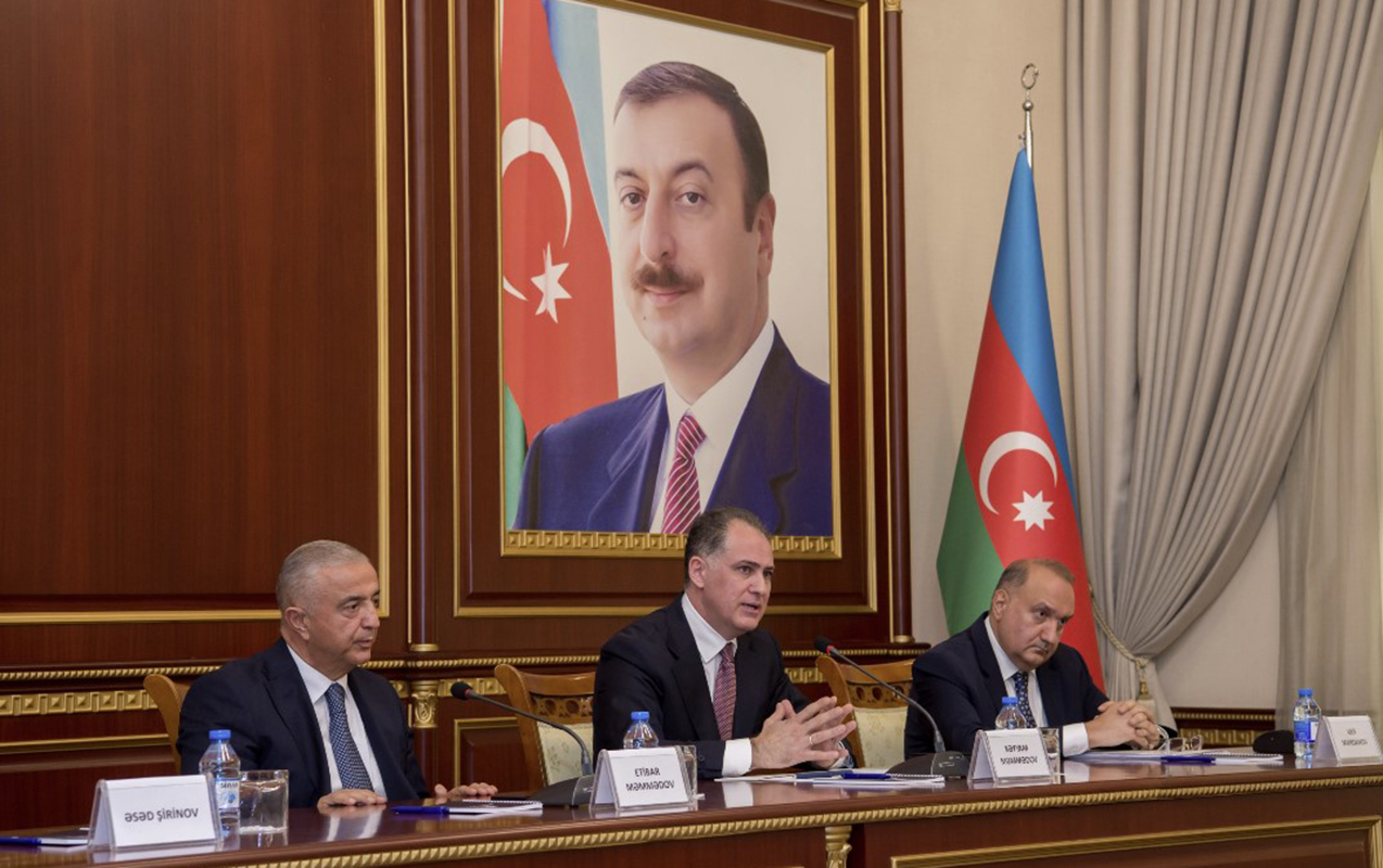 Yeni icraçı direktor kollektivə təqdim edildi - Fotolar