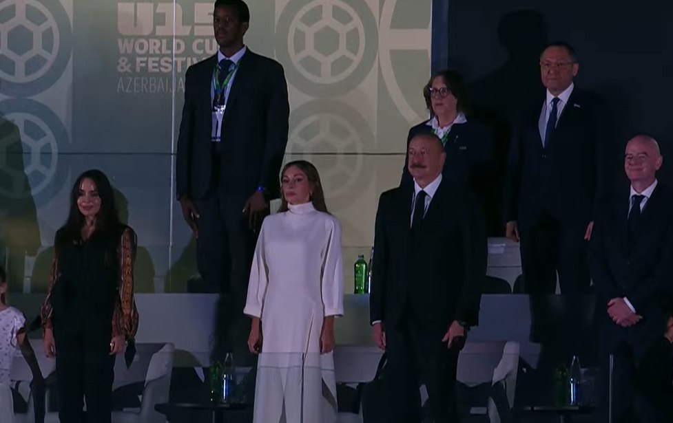 Prezident FIFA U-15 dünya çempionatının açılış mərasimini izləyir