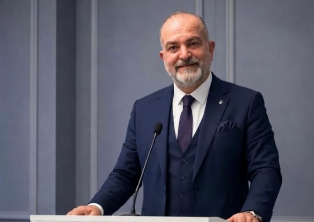 Kök bir, gövdə bir, mübarizə birdir