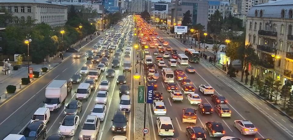 Bakıda 14 küçə və prospektdə tıxac var